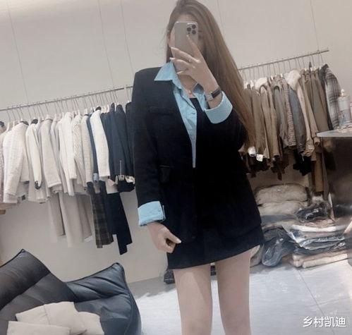 湖南一女子直播销售服装,将身材与衣服融合展示,业绩瞬间爆棚了